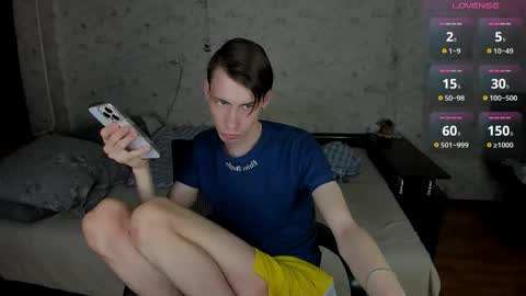 Snapshot of only_eric chatting on June 4, 9:37 am Erick online show from June 4, 9:37 am