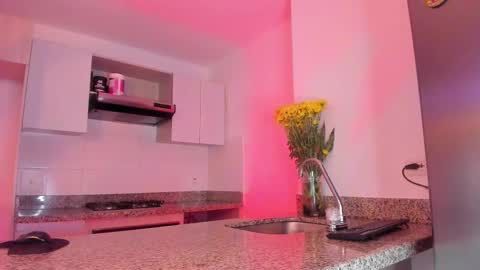 Snapshot of only_pammela chatting on September 23, 1:41 am misssaray official online show from September 23, 1:41 am