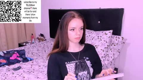 Snapshot of only_sarah1 chatting on December 12, 2:26 am only_sarah1 online show from December 12, 2:26 am