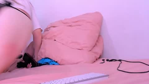 Snapshot of only_sarah1 chatting on November 8, 9:57 pm only_sarah1 online show from November 8, 9:57 pm