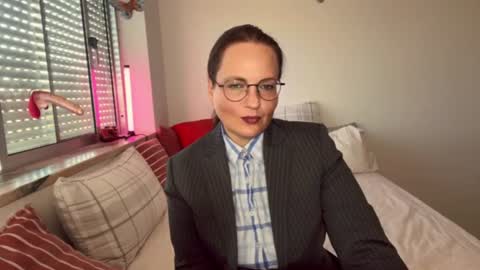 The cutest model on this site online show from June 19, 3:05 pm
