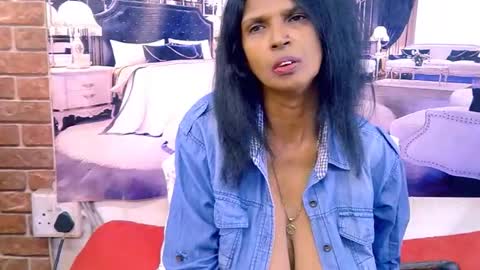 Snapshot of onlysexyva chatting on July 7, 7:23 am onlysexyva online show from July 7, 7:23 am