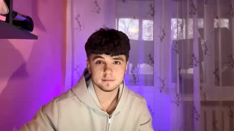 Snapshot of onyiix_ chatting on November 14, 2:27 pm Mike online show from November 14, 2:27 pm