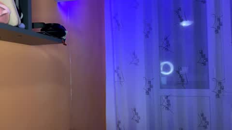 Snapshot of onyiix_ chatting on November 21, 2:49 pm Mike online show from November 21, 2:49 pm