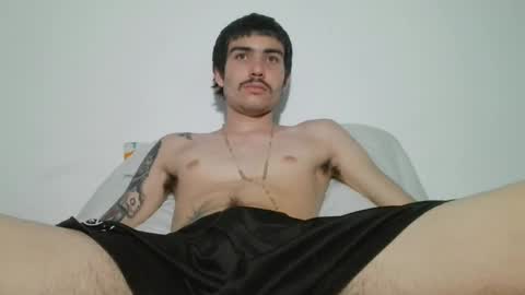 onzas_ online show from February 14, 10:06 pm