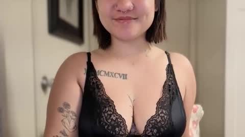 Miss Girly online show from March 16, 9:24 am