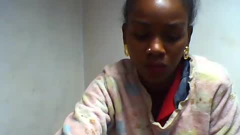 Snapshot of oooorazanasoa chatting on June 29, 11:27 pm oooorazanasoa online show from June 29, 11:27 pm