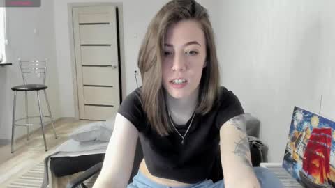 Snapshot of oops_britney chatting on February 20, 6:46 pm Britney online show from February 20, 6:46 pm