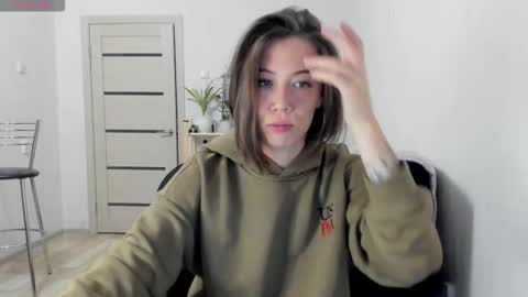 Snapshot of oops_britney chatting on September 11, 6:19 pm Britney online show from September 11, 6:19 pm