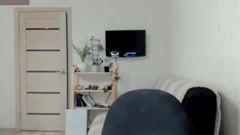 Snapshot of oops_britney chatting on September 18, 7:05 pm Britney online show from September 18, 7:05 pm