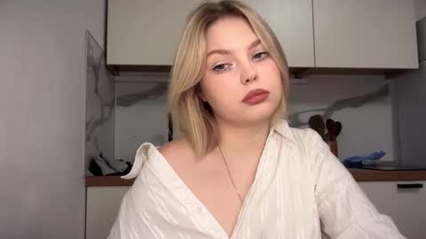 Snapshot of opheliaritz chatting on December 3, 10:46 am Ophelia online show from December 3, 10:46 am