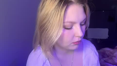 Snapshot of opheliaritz chatting on December 20, 10:22 am Ophelia online show from December 20, 10:22 am