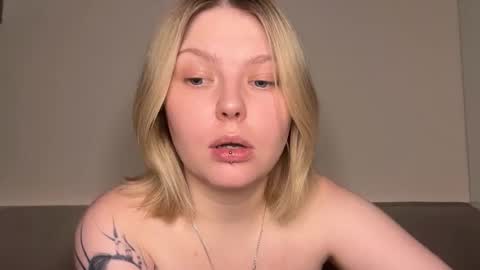 Ophelia online show from February 2, 10:30 pm