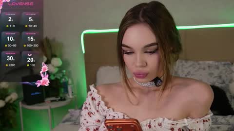 Ophelia online show from February 13, 9:55 pm