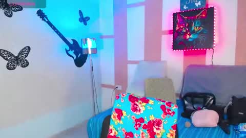 Snapshot of opraxbell chatting on May 30, 3:03 am OpraxBell online show from May 30, 3:03 am