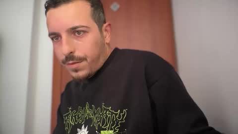 Snapshot of or690 chatting on December 4, 10:57 am or online show from December 4, 10:57 am