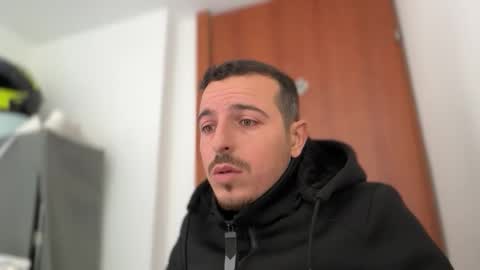 Snapshot of or690 chatting on December 15, 8:40 am or online show from December 15, 8:40 am