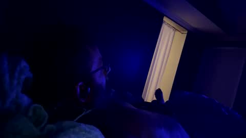 Snapshot of oralking123 chatting on December 9, 1:51 am oralking123 online show from December 9, 1:51 am