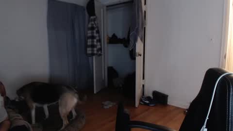 Snapshot of oregon87 chatting on December 8, 3:21 am The Oregon Lumberjack online show from December 8, 3:21 am