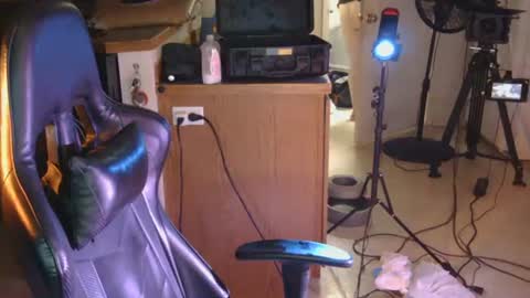 oregoncameraman online show from June 14, 11:23 am
