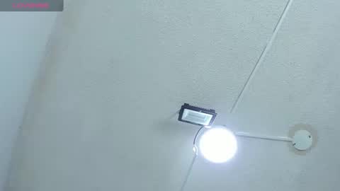 Snapshot of oriana_guzman chatting on December 5, 12:00 pm Miss Guzman online show from December 5, 12:00 pm