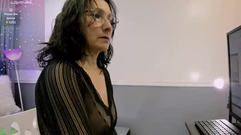 Snapshot of oriana_jhonson chatting on October 28, 10:30 am Oriana online show from October 28, 10:30 am