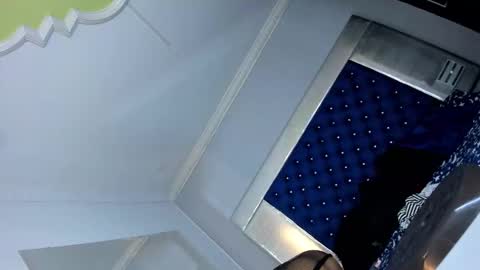 Oriana online show from November 6, 8:10 pm