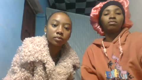 Snapshot of orianie064 chatting on June 27, 5:23 am orianie064 online show from June 27, 5:23 am