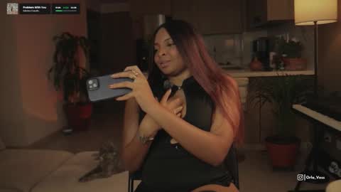 Snapshot of orla_voss chatting on November 12, 12:11 am Orla online show from November 12, 12:11 am