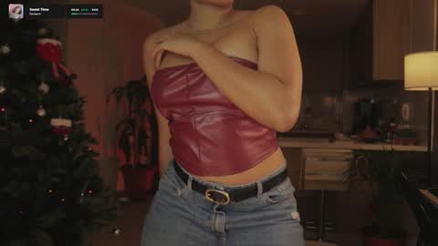 Snapshot of orla_voss chatting on November 19, 12:54 am Orla online show from November 19, 12:54 am