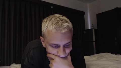 Snapshot of oscar_sssky chatting on December 7, 7:27 am Oscar online show from December 7, 7:27 am