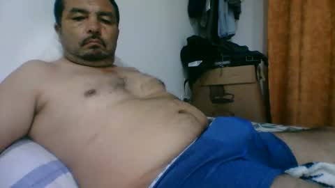 oscarjhe3512 online show from April 3, 1:58 am