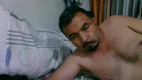 oscarjhe3512 online show from April 19, 2:00 am