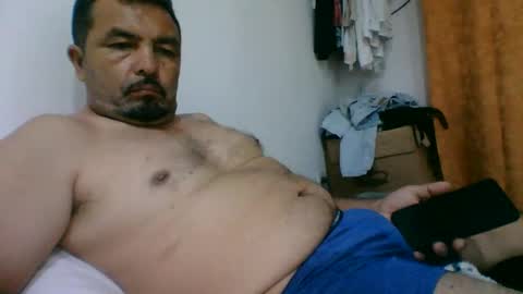 oscarjhe3512 online show from April 22, 1:08 am