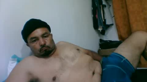 Snapshot of oscarjhe3512 chatting on May 17, 1:58 am oscarjhe3512 online show from May 17, 1:58 am