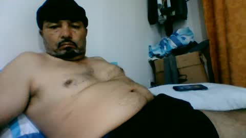 oscarjhe3512 online show from June 12, 2:21 am