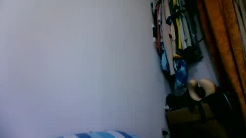 oscarjhe3512 online show from July 15, 2:39 am