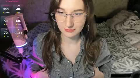 Leliana online show from May 6, 3:57 am