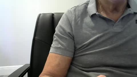 Snapshot of ossibottom chatting on September 14, 1:54 pm Ossi online show from September 14, 1:54 pm