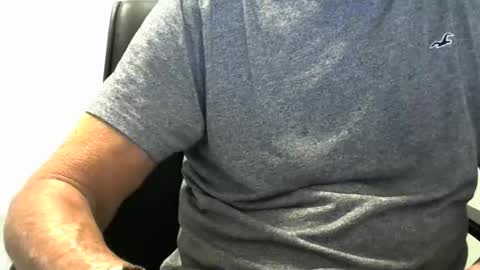 Snapshot of ossibottom chatting on October 24, 9:00 pm Ossi online show from October 24, 9:00 pm