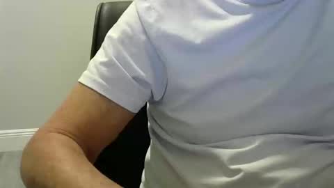 Snapshot of ossibottom chatting on November 4, 1:48 am Ossi online show from November 4, 1:48 am