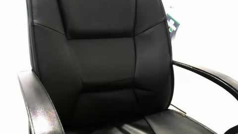 Snapshot of ossibottom chatting on November 4, 7:46 pm Ossi online show from November 4, 7:46 pm