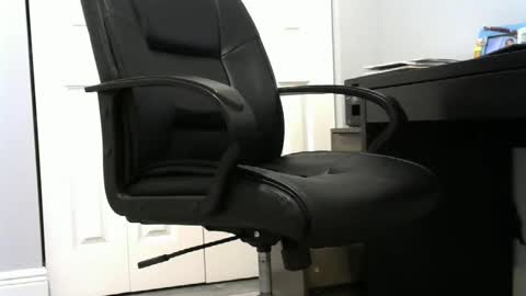 Snapshot of ossibottom chatting on November 19, 11:16 pm Ossi online show from November 19, 11:16 pm