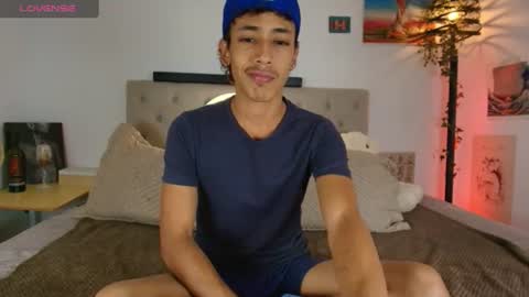 Snapshot of ostin_18hot chatting on August 4, 1:09 am ostin 18hot online show from August 4, 1:09 am