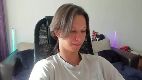 Snapshot of ostin_meoww chatting on June 27, 11:15 am Ostin online show from June 27, 11:15 am