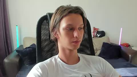 Snapshot of ostin_meoww chatting on June 30, 12:17 pm Ostin online show from June 30, 12:17 pm