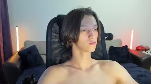 Snapshot of ostin_meoww chatting on July 20, 2:52 pm Ostin online show from July 20, 2:52 pm