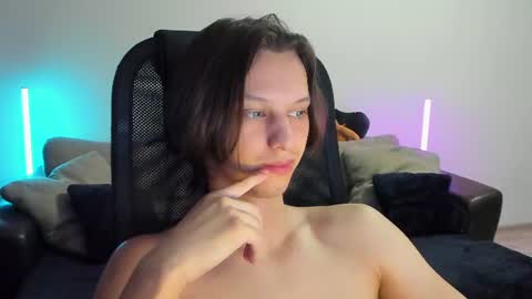 Snapshot of ostin_meoww chatting on July 24, 6:28 pm Ostin online show from July 24, 6:28 pm