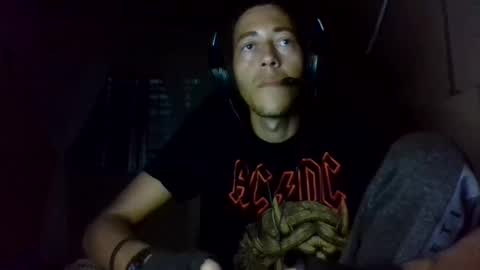 Snapshot of otakuskull chatting on February 5, 12:31 am Kimura online show from February 5, 12:31 am