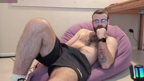 Snapshot of otishairy chatting on January 27, 3:26 am Otis online show from January 27, 3:26 am